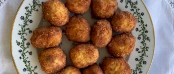 Πατατοκεφτέδες - Potato-cheese balls