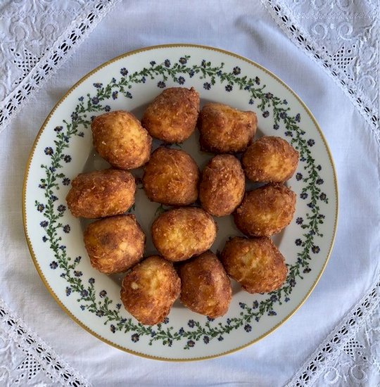 Πατατοκεφτέδες - Potato-cheese balls