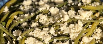 String beans with feta cheese salad - Αμπελοφάσουλα με φέτα!