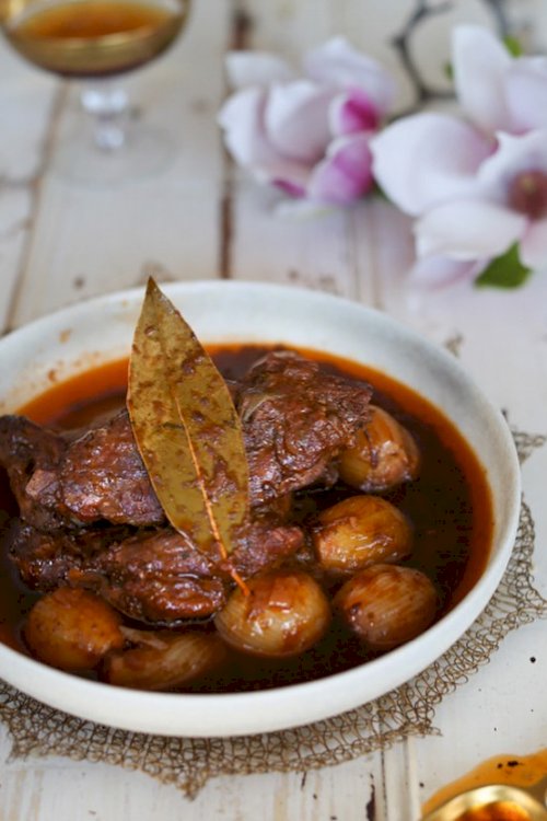 kouneli stifado