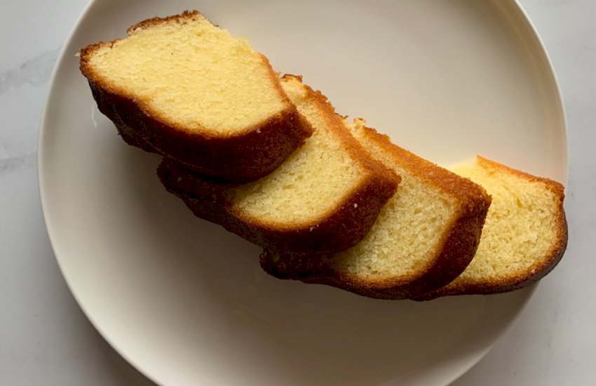 Extra Virgin Olive Oil & Greek yoghurt cake