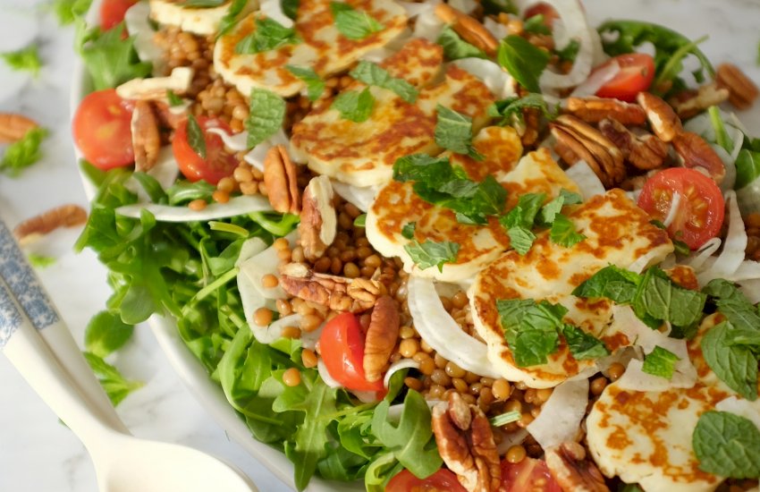 Lentils and Halloumi salad with a vinaigrette dressing