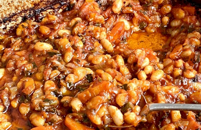 Fasolia Fornou Plaki (Greek Baked Beans)