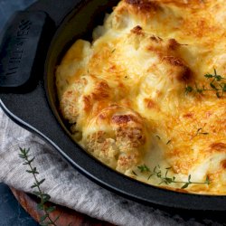 Baked cauliflower with halloumi bechamel