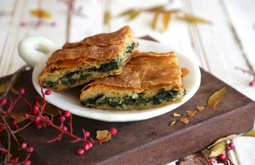 Tsouknidopita – Greek Stinging Nettle Fillo Pie