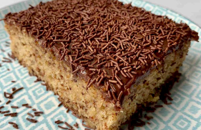 Mirmigato Chocolate Sprinkle Cake