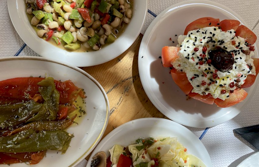 The Meze: Greece’s Famous Snacks